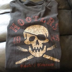 Men’s size large Hooters Kitchen staff tee